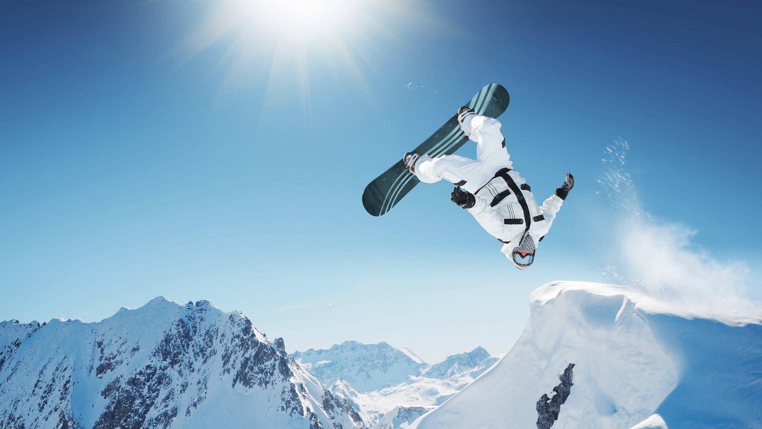 世界杯“草皮管理团队”亮相 完美场地保障赛事顺利进行